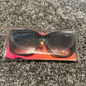 Quay Ever After Frame Matte Black sunglasses